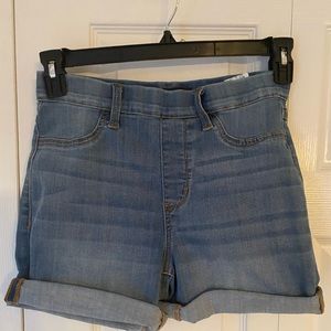Jusy Blues Light Wash Pull On Shorts Size M. Only worn once
